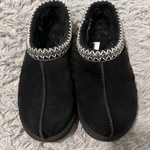Black Ugg Tasmans